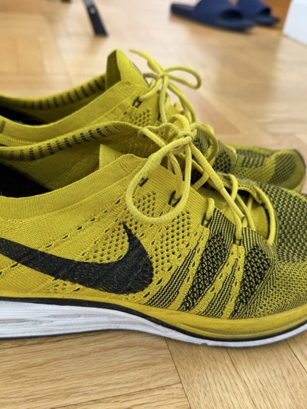 Nike Flyknit Trainer Volt Black Running Shoes Men's US 10
